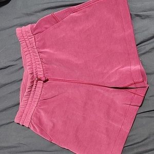 Softstreme shorts 4", size 4, magenta purple